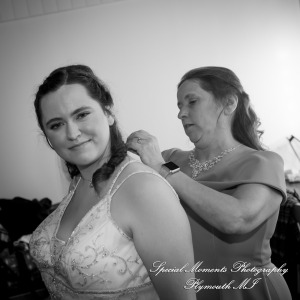 Patricia & Kyle at Canterbury Castle Lake Orion MI wedding photograph