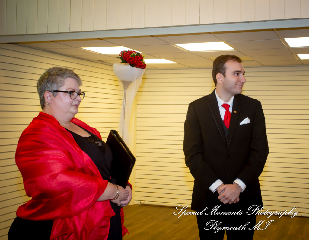 Patricia & Kyle at Canterbury Castle Lake Orion MI wedding photograph