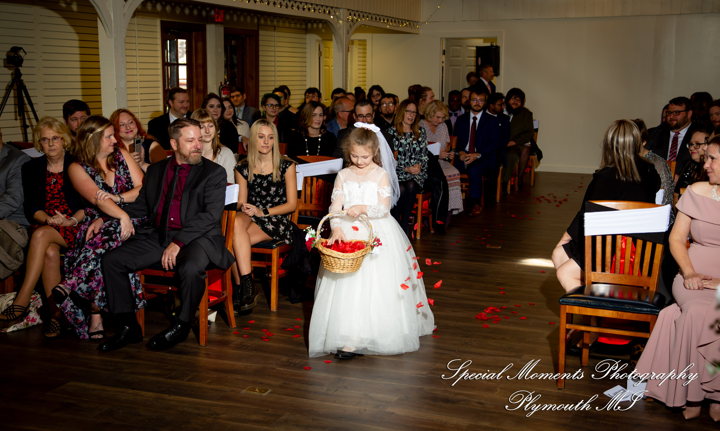 Patricia & Kyle at Canterbury Castle Lake Orion MI wedding photograph