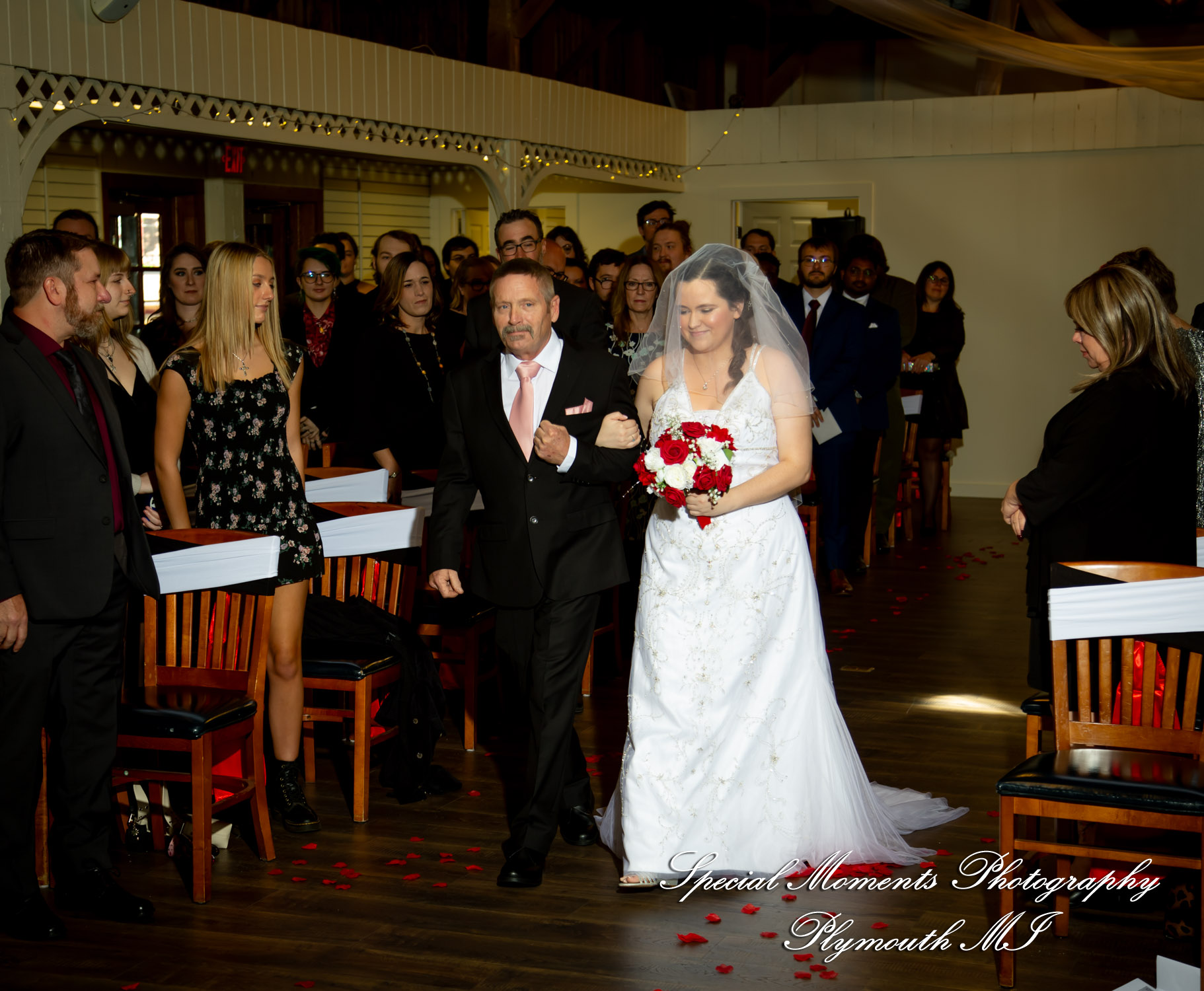 Patricia & Kyle at Canterbury Castle Lake Orion MI wedding photograph