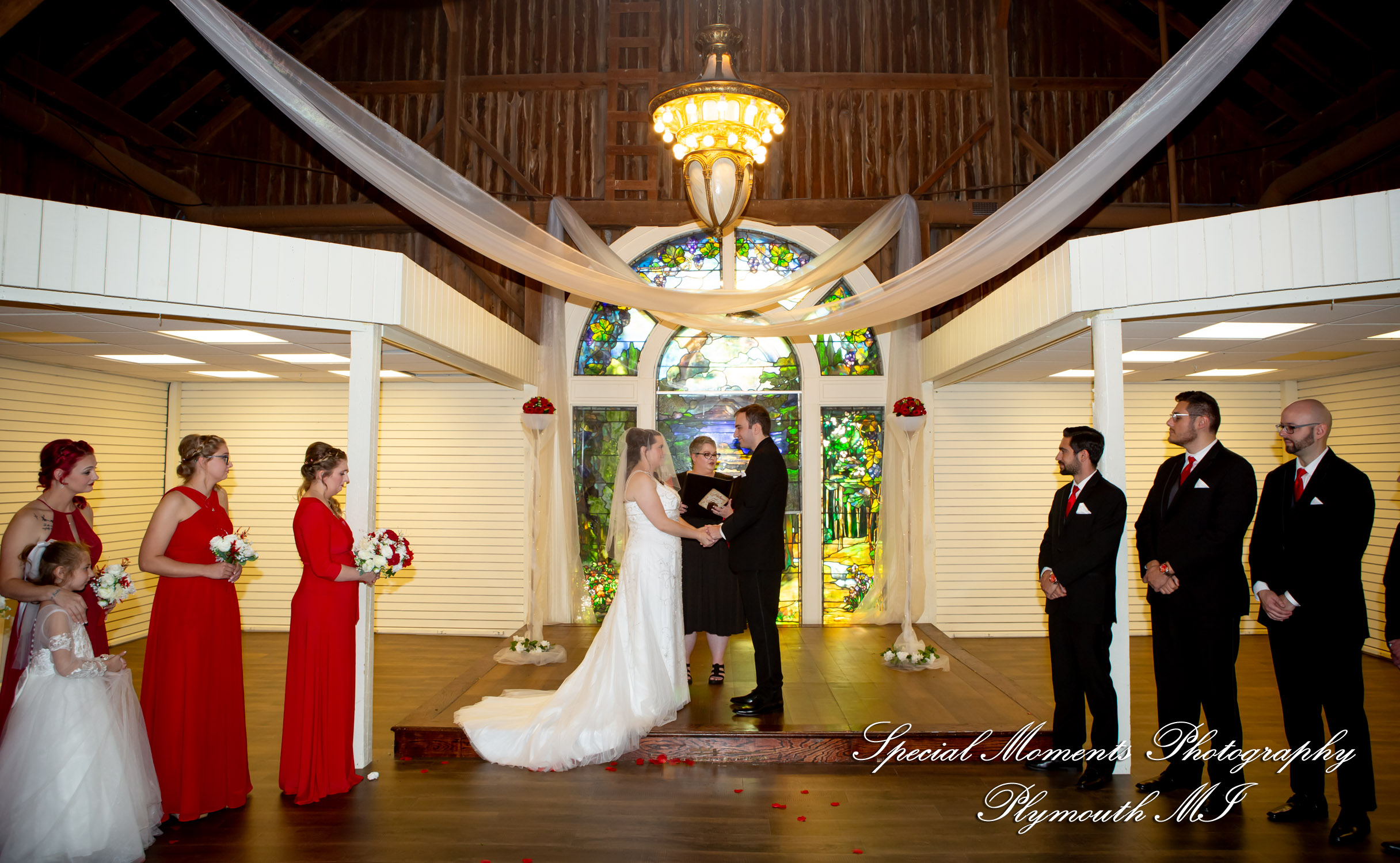 Patricia & Kyle at Canterbury Castle Lake Orion MI wedding photograph