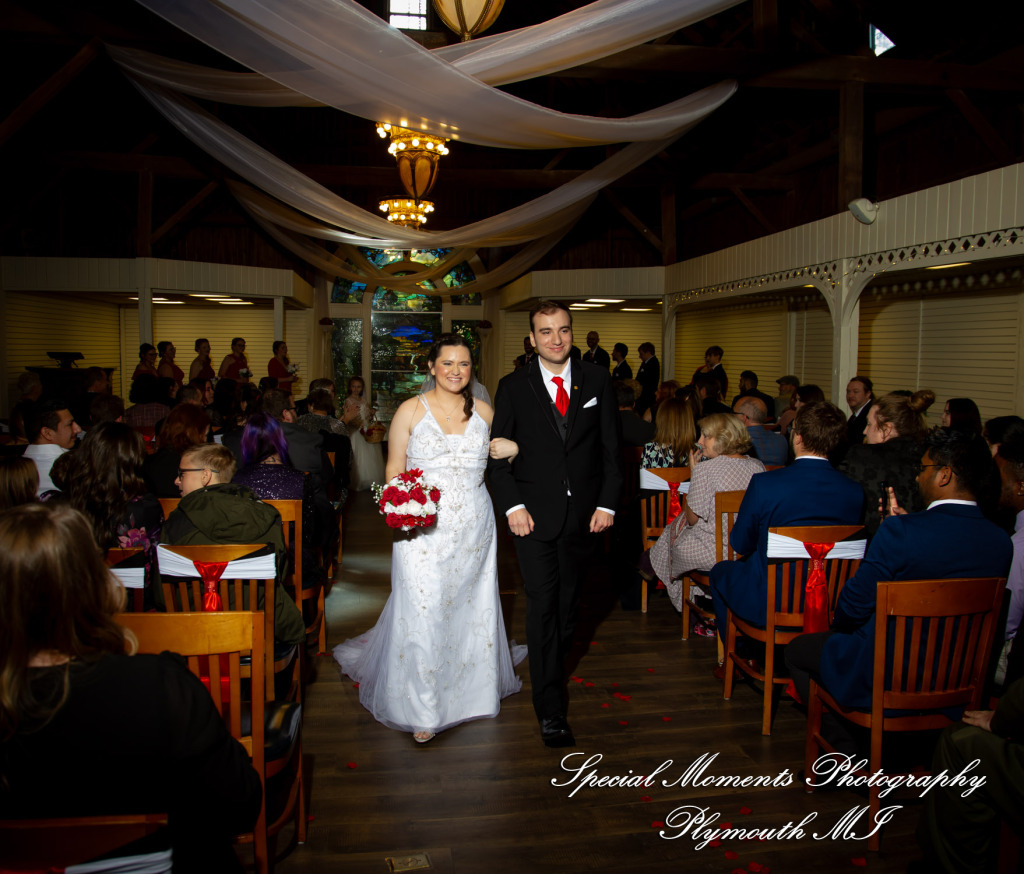 Patricia & Kyle at Canterbury Castle Lake Orion MI wedding photograph