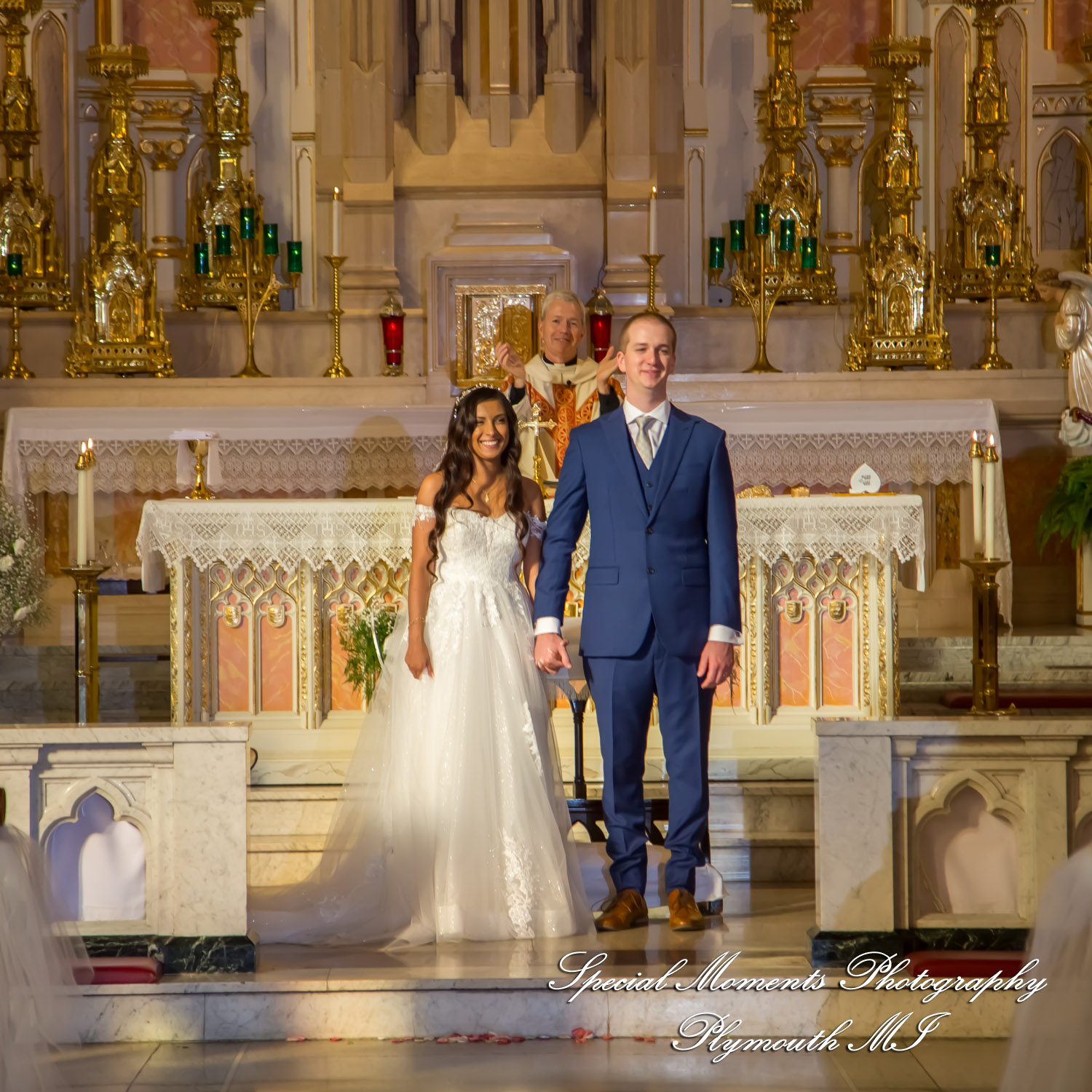 Heidy & Marcin at Sweetest Heart of Mary Church Detroit MI wedding photograph