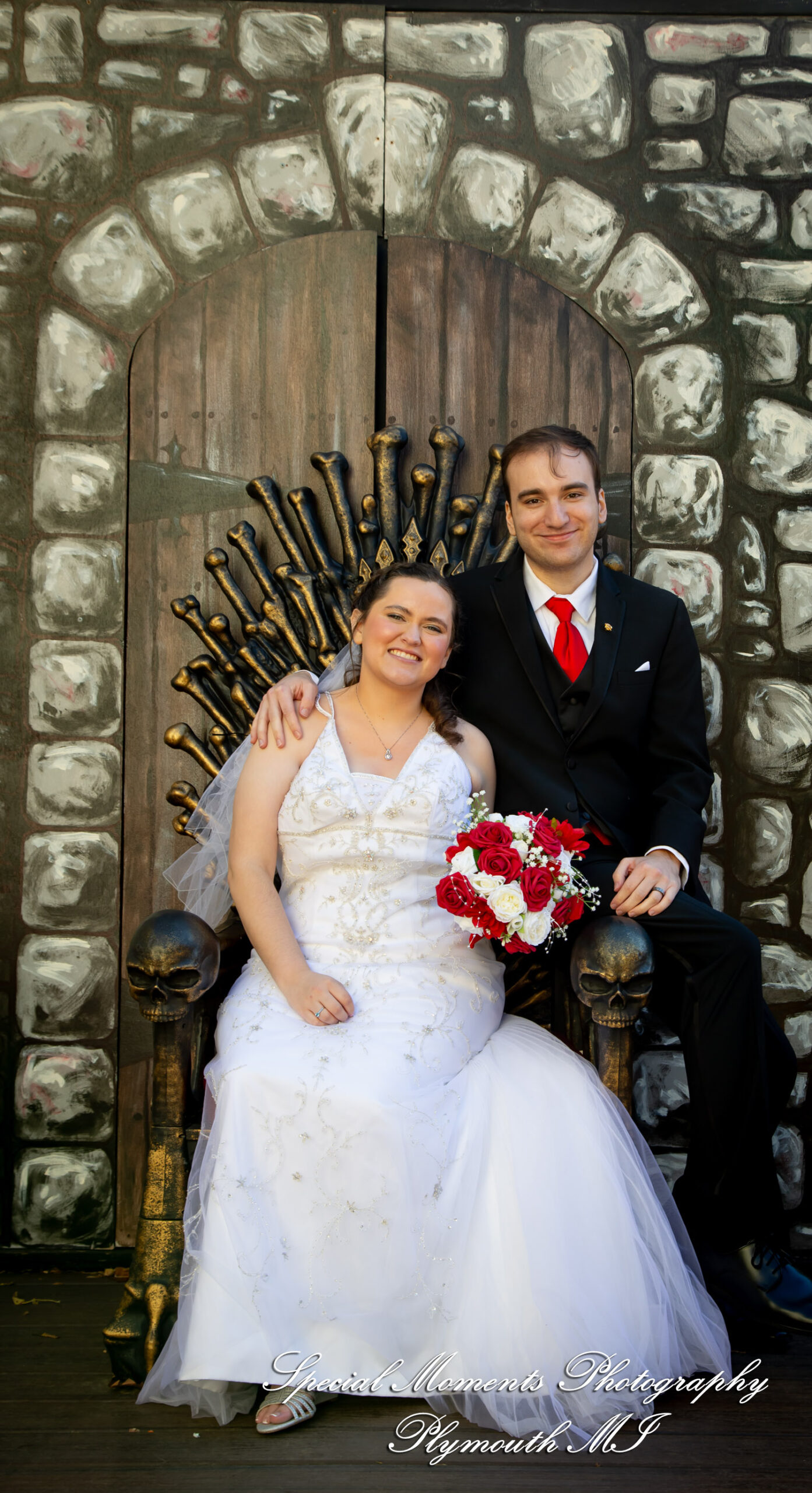 Patricia & Kyle at Canterbury Castle Lake Orion MI wedding photograph