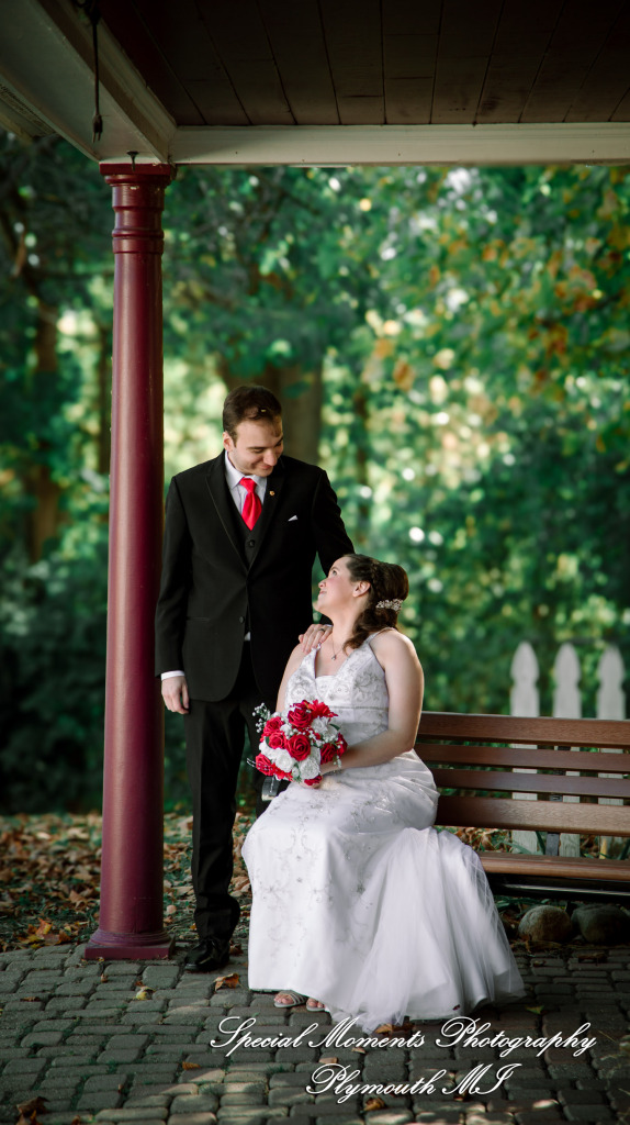 Patricia & Kyle at Canterbury Castle Lake Orion MI wedding photograph
