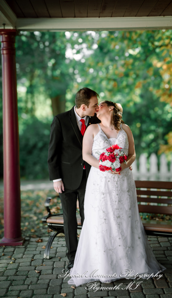 Patricia & Kyle at Canterbury Castle Lake Orion MI wedding photograph