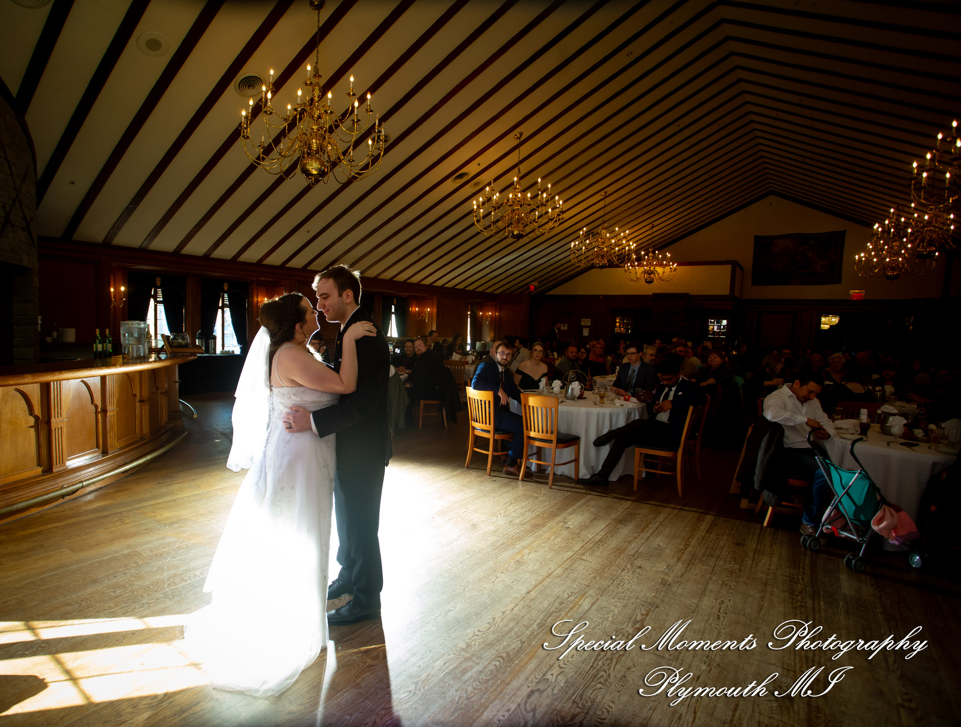 Patricia & Kyle at Canterbury Castle Lake Orion MI wedding photograph