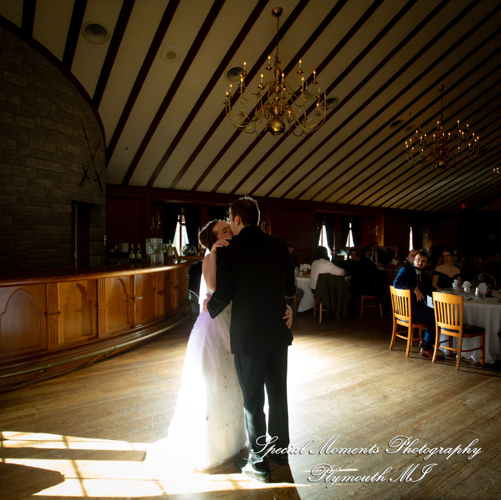 Patricia & Kyle at Canterbury Castle Lake Orion MI wedding photograph