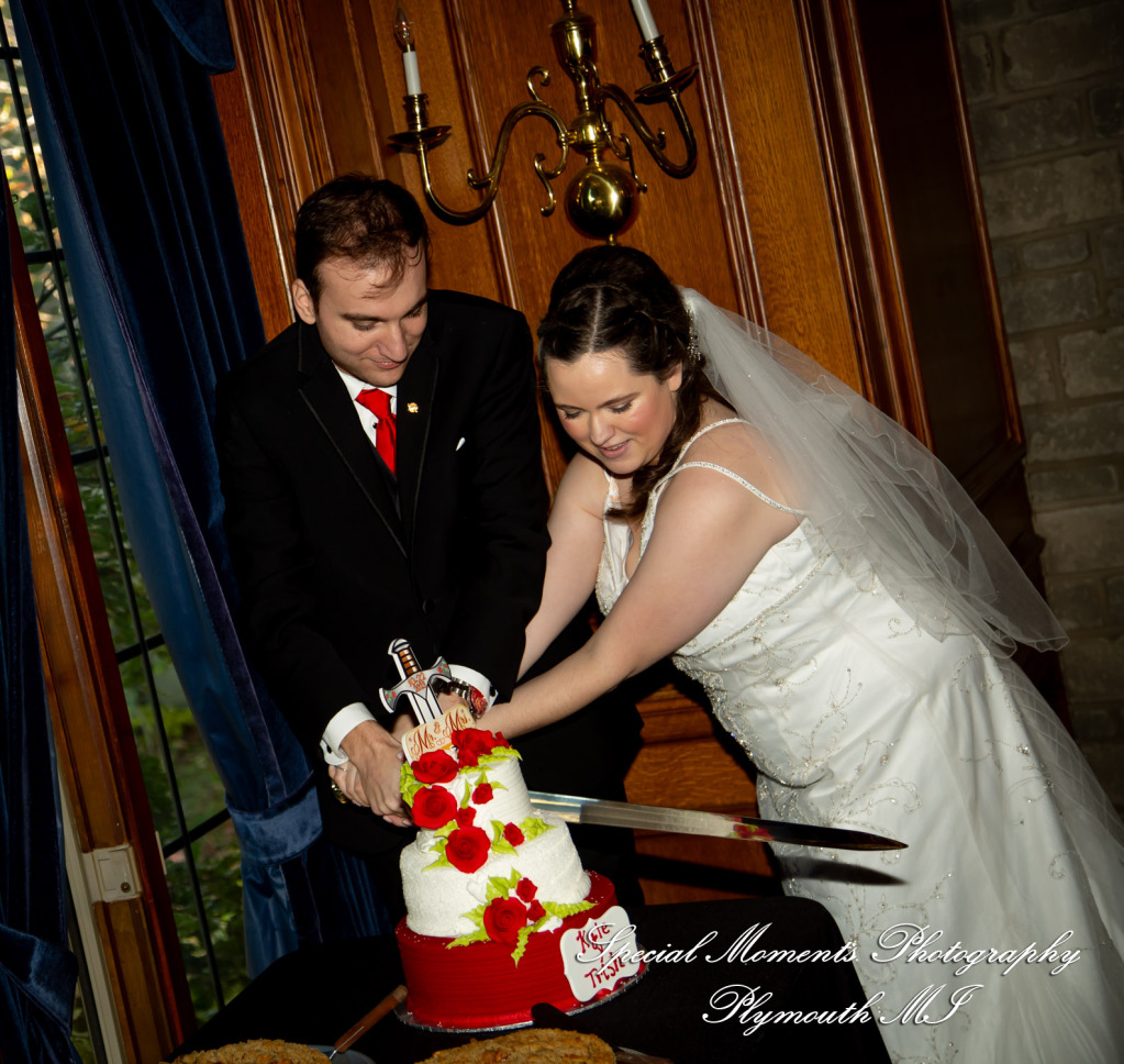 Patricia & Kyle at Canterbury Castle Lake Orion MI wedding photograph