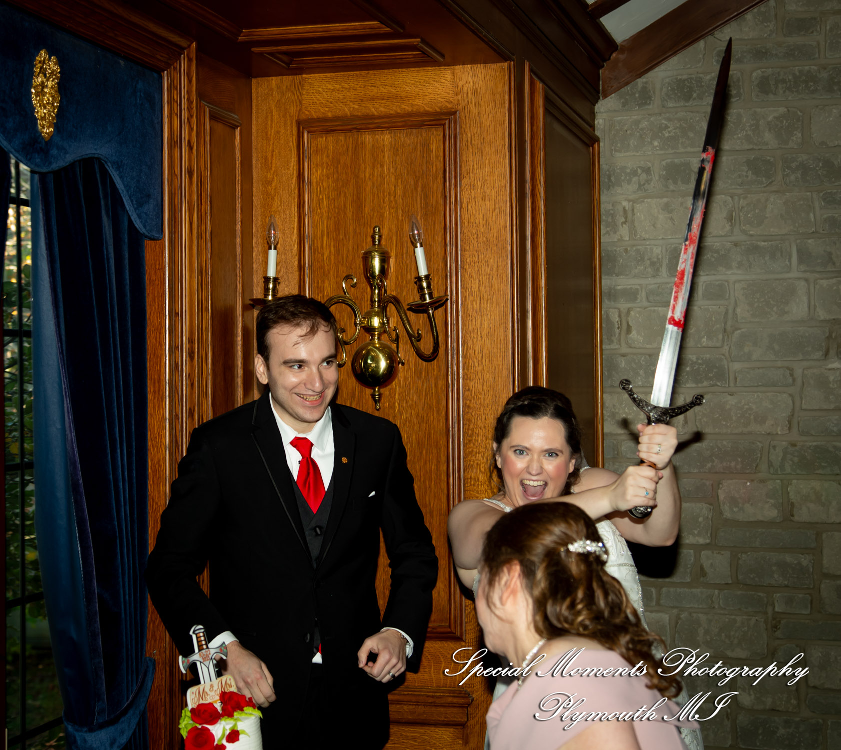 Patricia & Kyle at Canterbury Castle Lake Orion MI wedding photograph