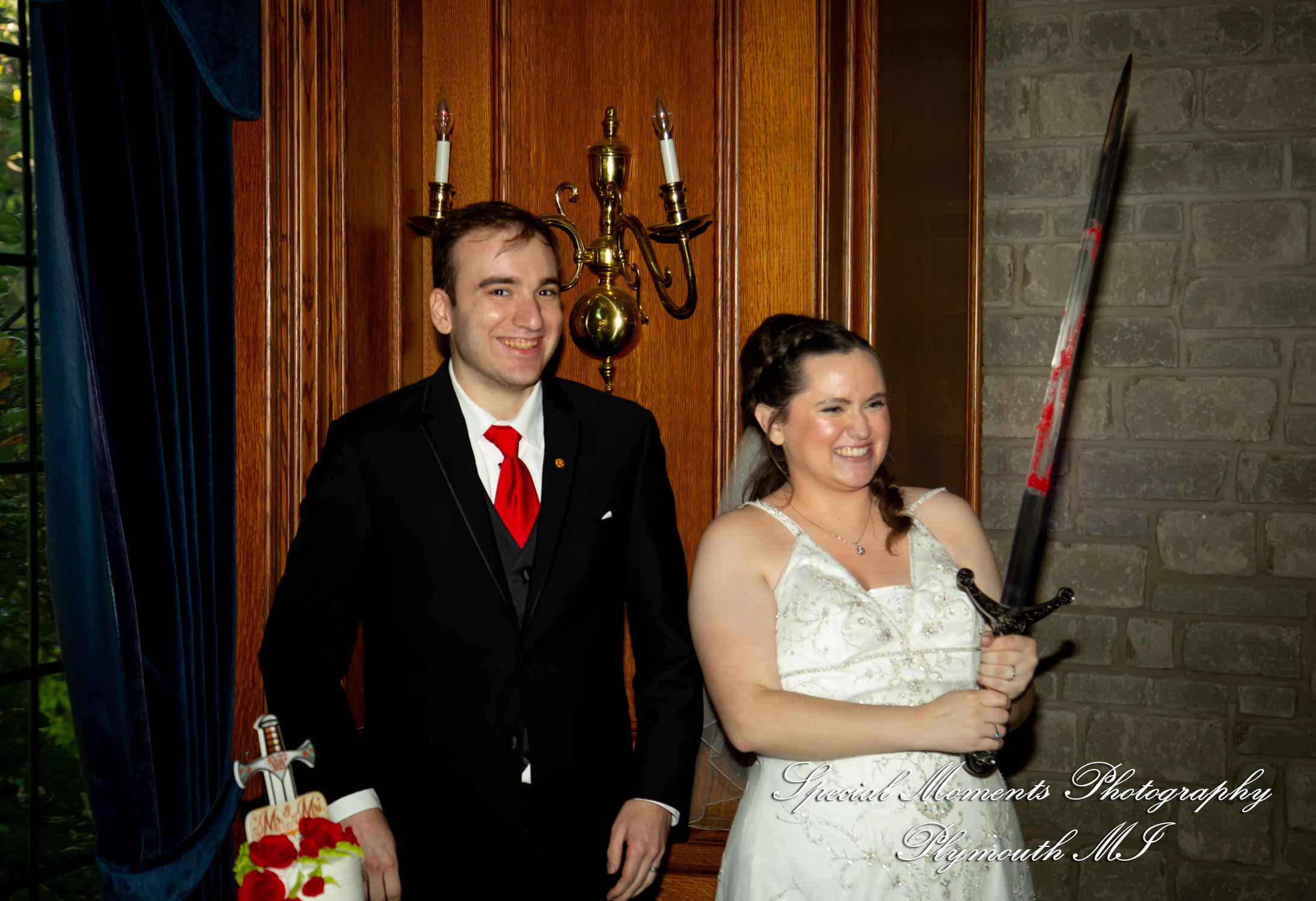 Patricia & Kyle at Canterbury Castle Lake Orion MI wedding photograph
