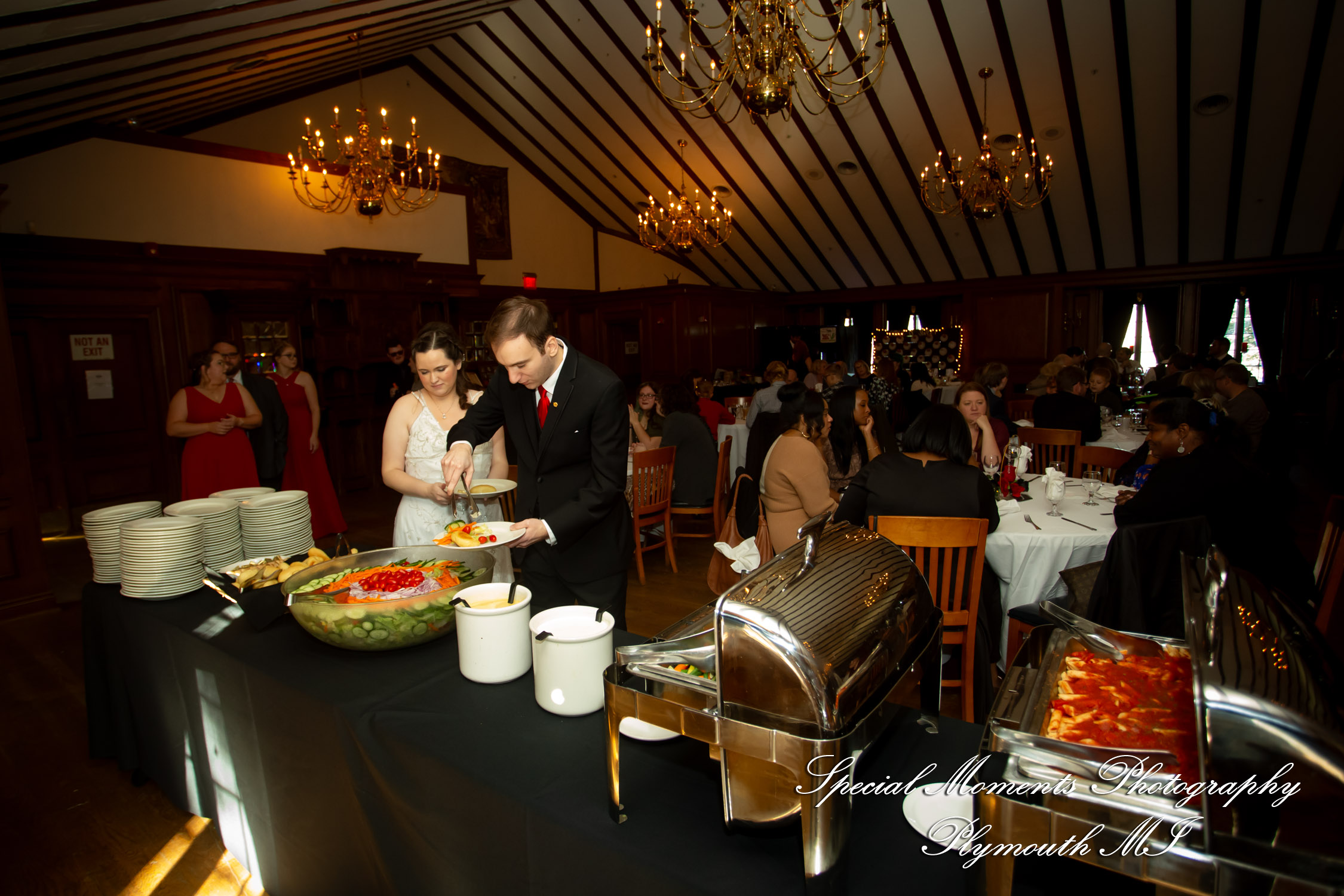 Patricia & Kyle at Canterbury Castle Lake Orion MI wedding photograph