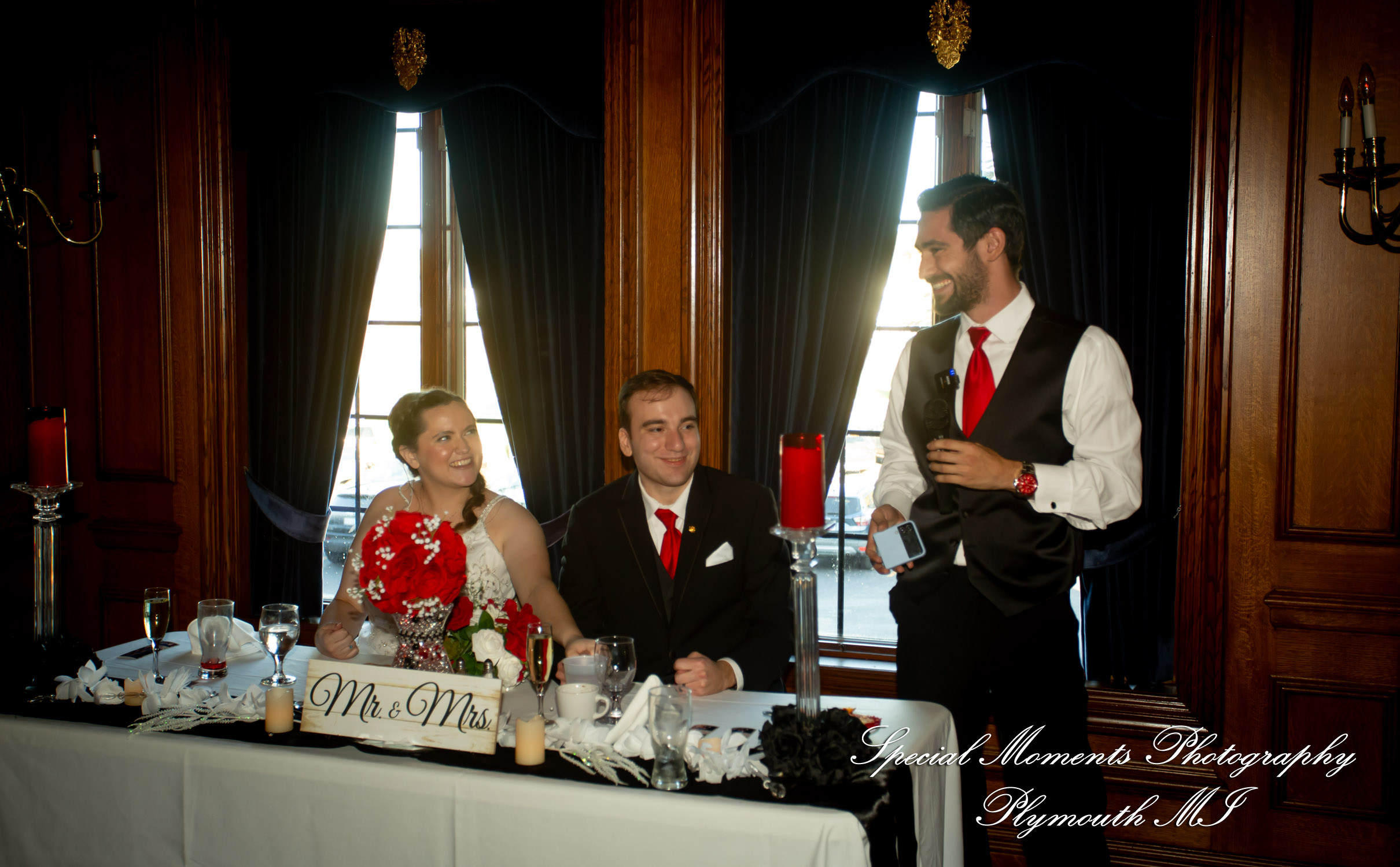 Patricia & Kyle at Canterbury Castle Lake Orion MI wedding photograph