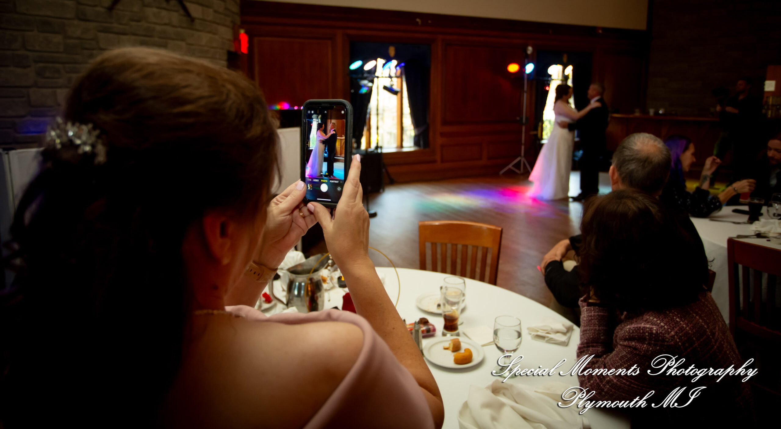 Patricia & Kyle at Canterbury Castle Lake Orion MI wedding photograph
