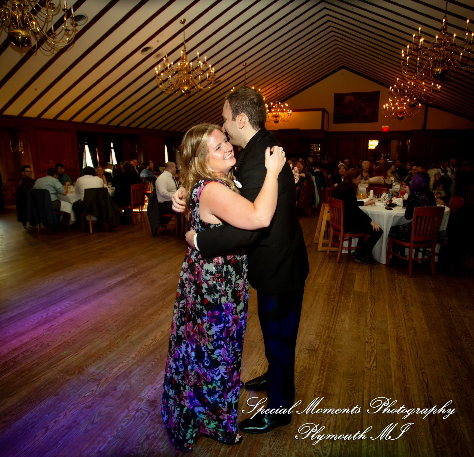 Patricia & Kyle at Canterbury Castle Lake Orion MI wedding photograph
