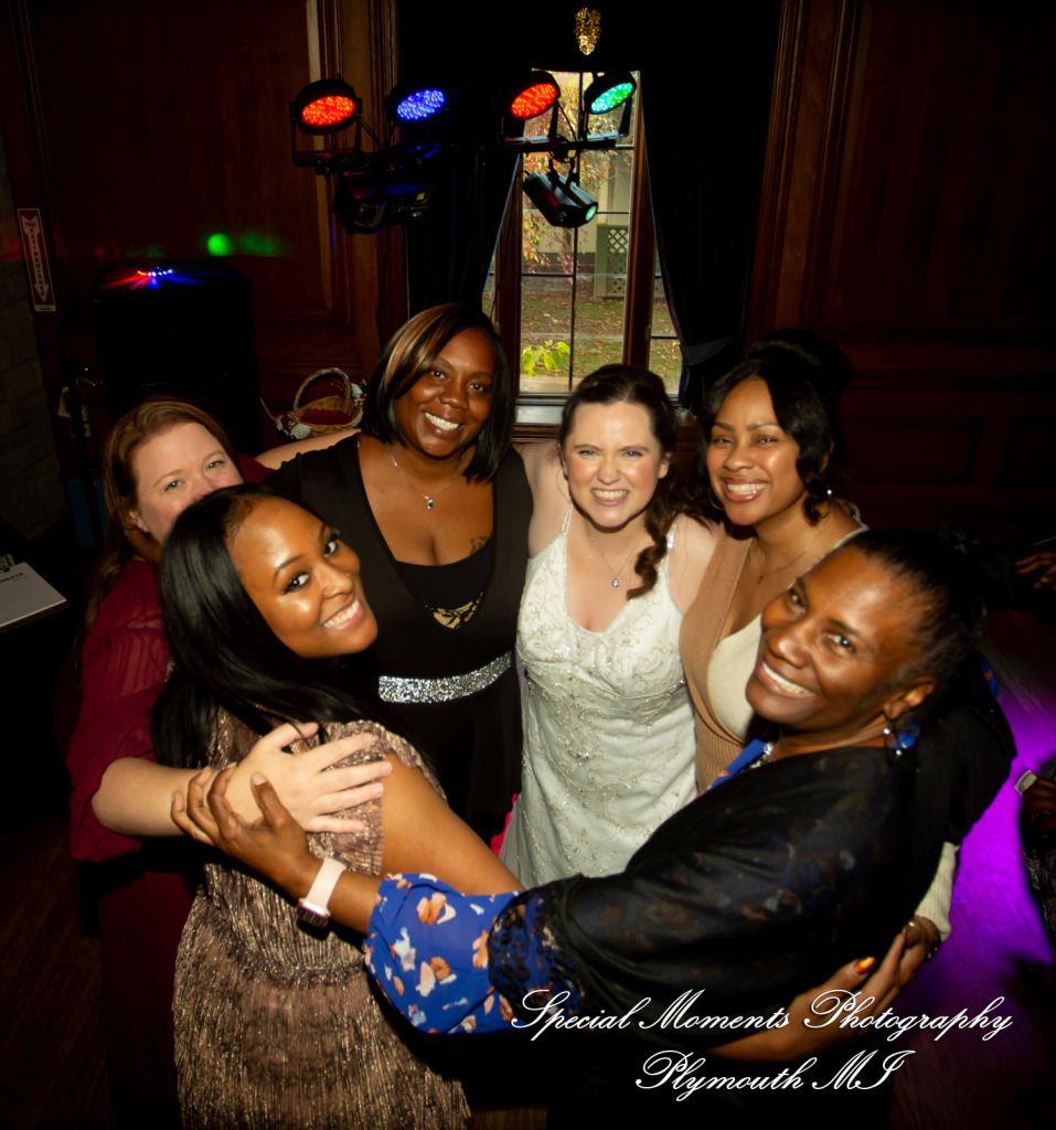 Patricia & Kyle at Canterbury Castle Lake Orion MI wedding photograph