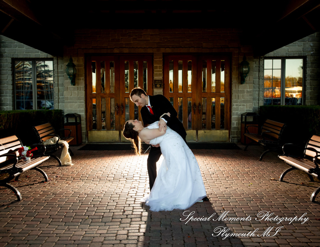 Patricia & Kyle at Canterbury Castle Lake Orion MI wedding photograph