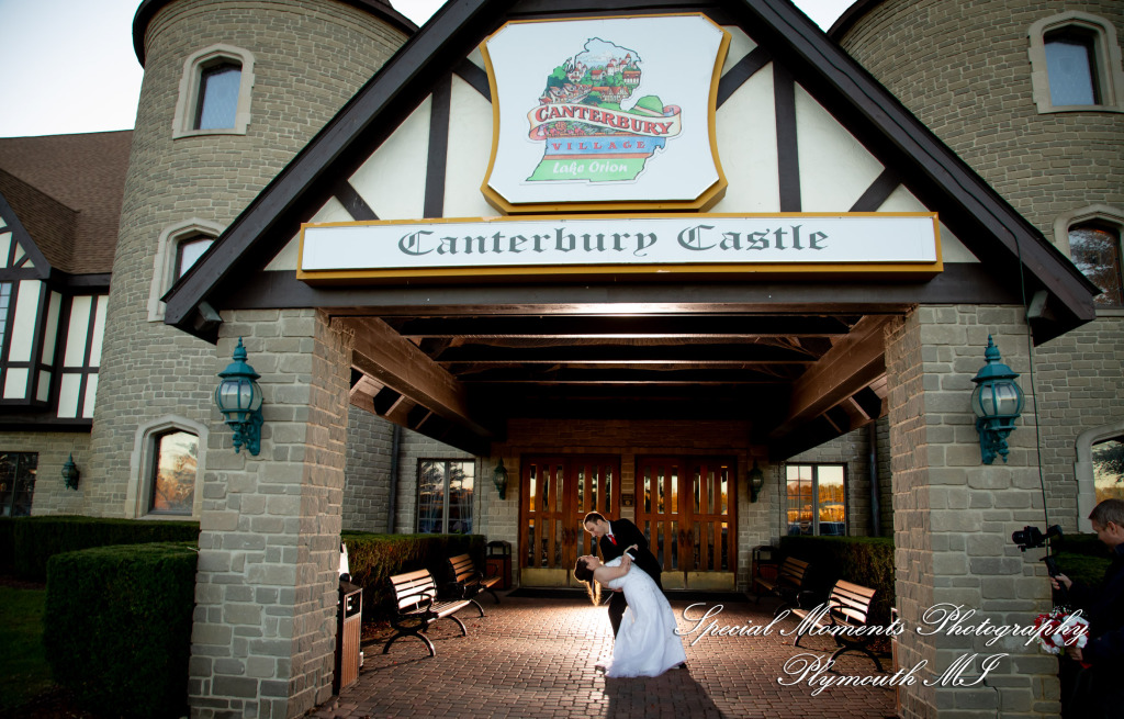 Patricia & Kyle at Canterbury Castle Lake Orion MI wedding photograph