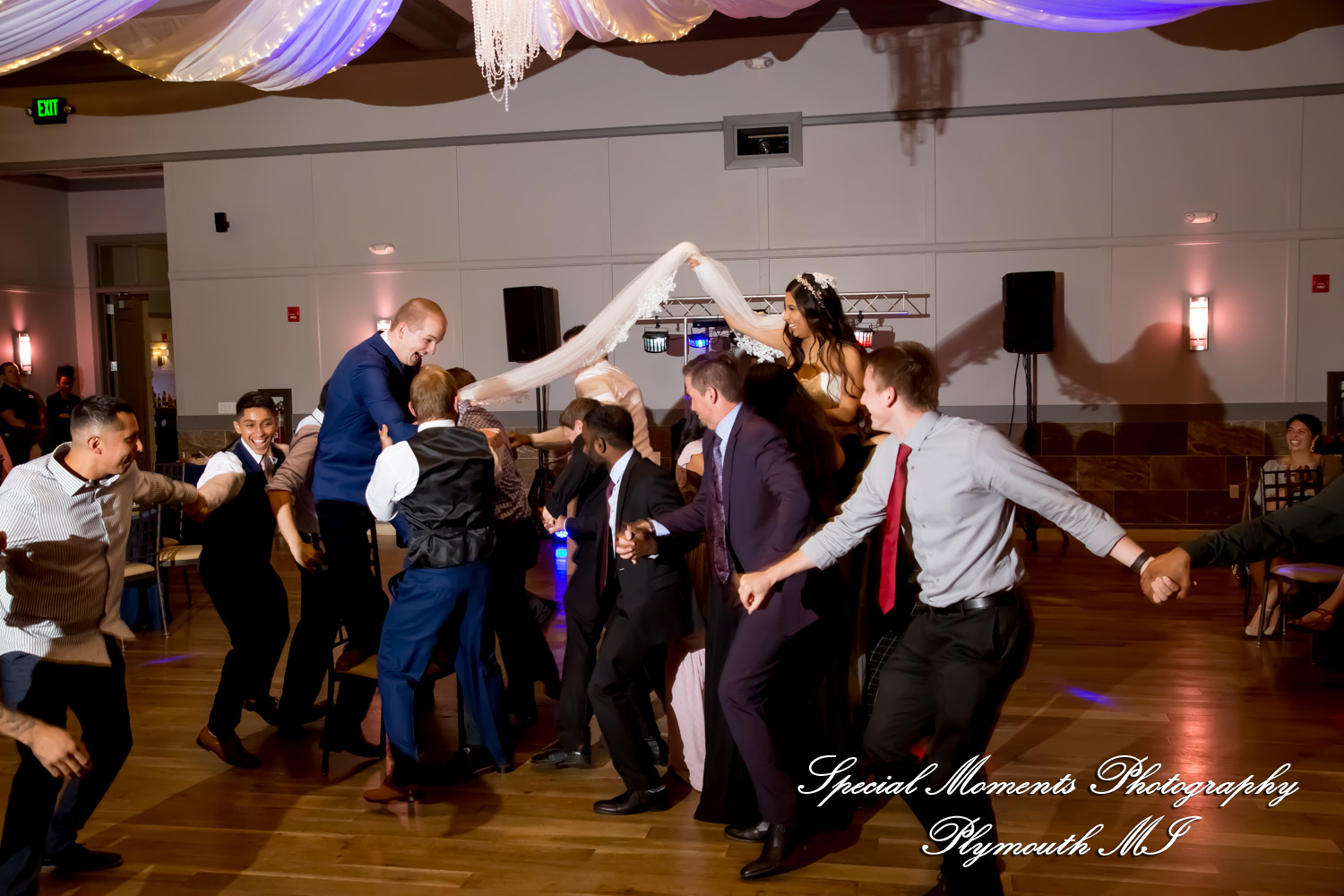 Heidy & Marcin at 2Gather Elegant Event Venue Auburn Hills MI wedding photograph