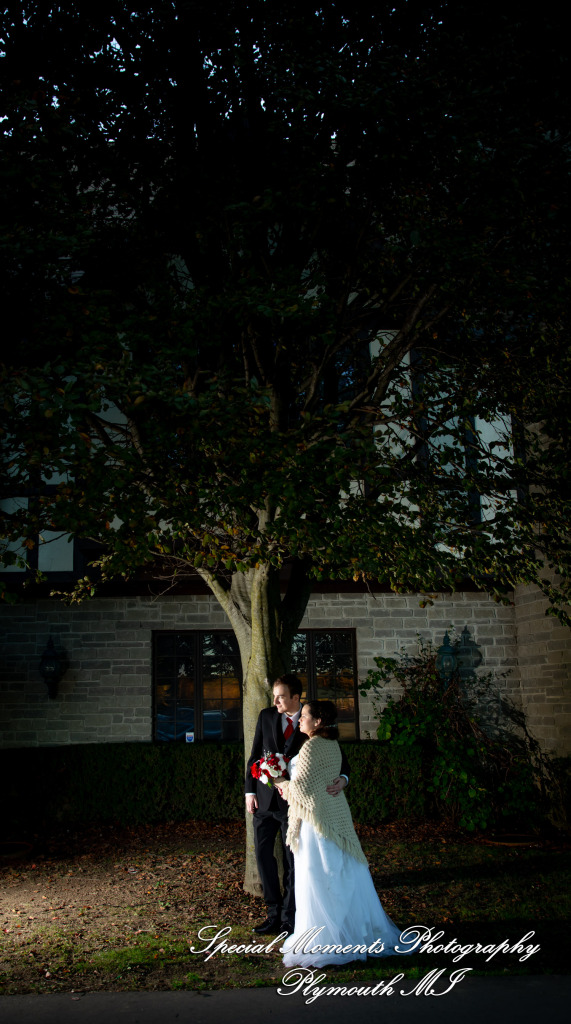 Patricia & Kyle at Canterbury Castle Lake Orion MI wedding photograph