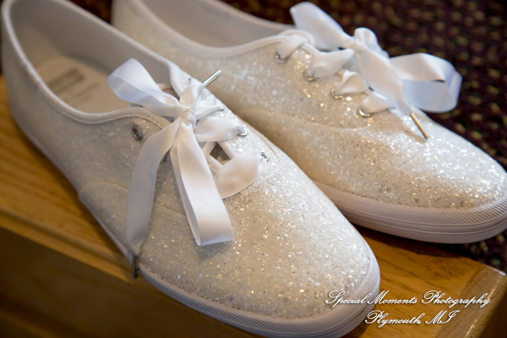 Raechelle & Dalton at Polo Fields Golf & County Club - Ann Arbor MI wedding photograph
