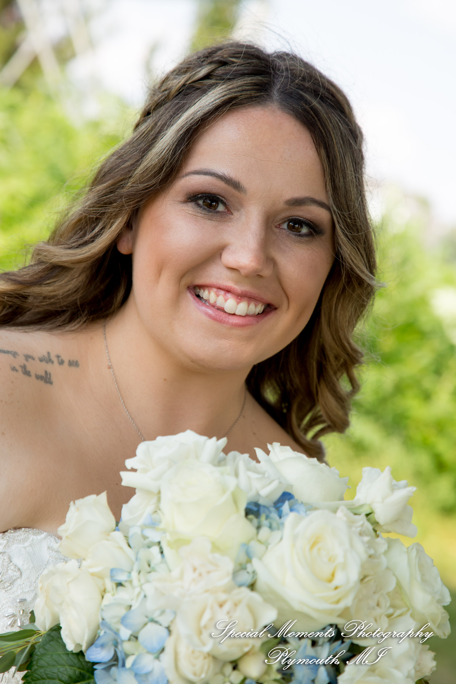 Raechelle & Dalton at Polo Fields Golf & County Club - Ann Arbor MI wedding photograph