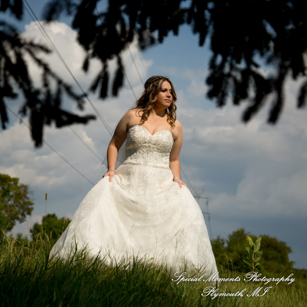 Raechelle & Dalton at Polo Fields Golf & County Club - Ann Arbor MI wedding photograph
