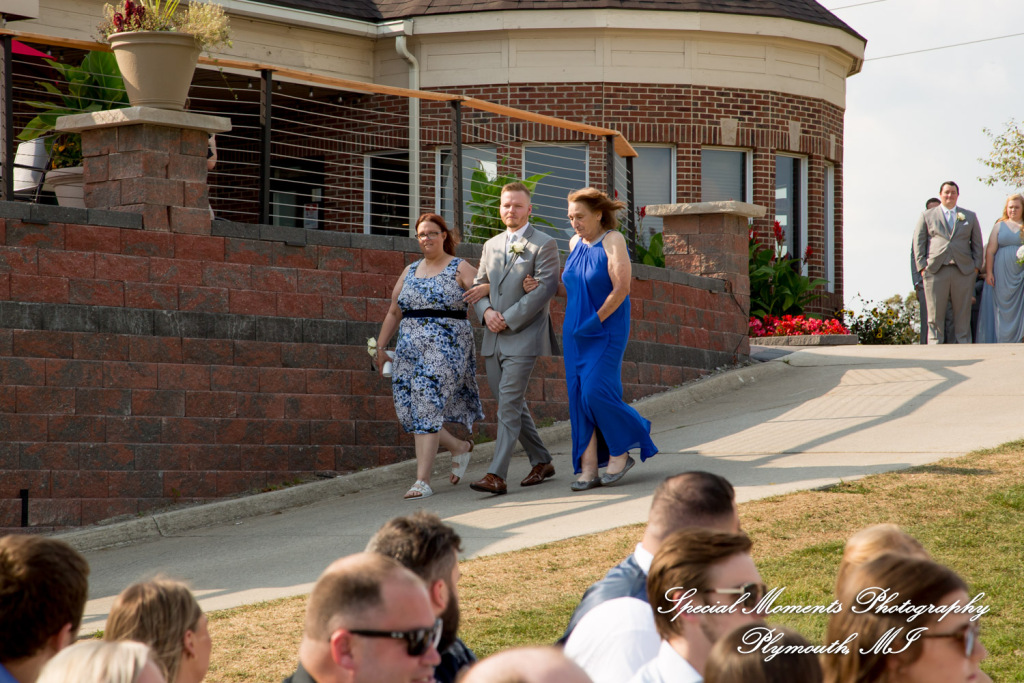 Raechelle & Dalton at Polo Fields Golf & County Club - Ann Arbor MI wedding photograph