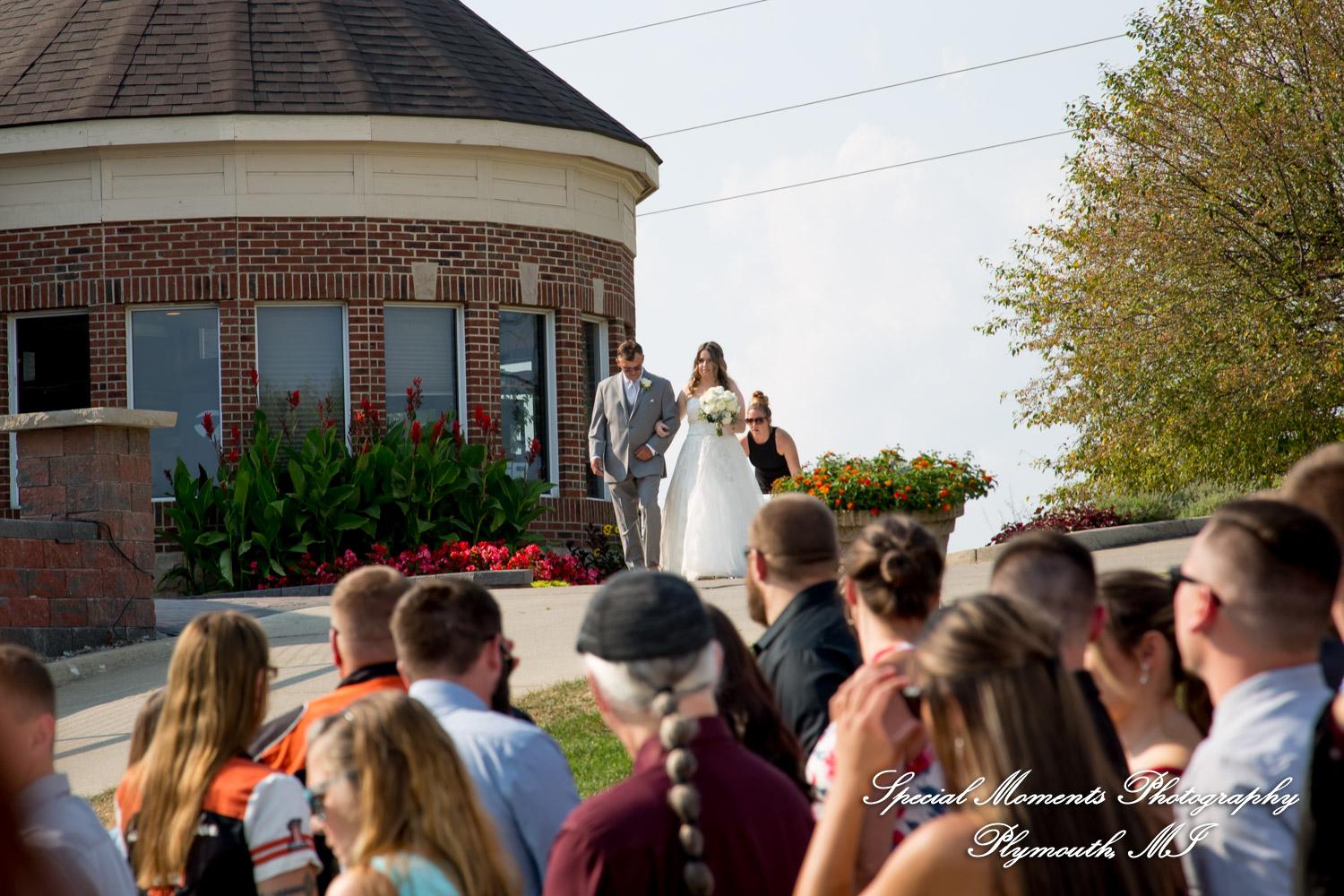 Raechelle & Dalton at Polo Fields Golf & County Club - Ann Arbor MI wedding photograph