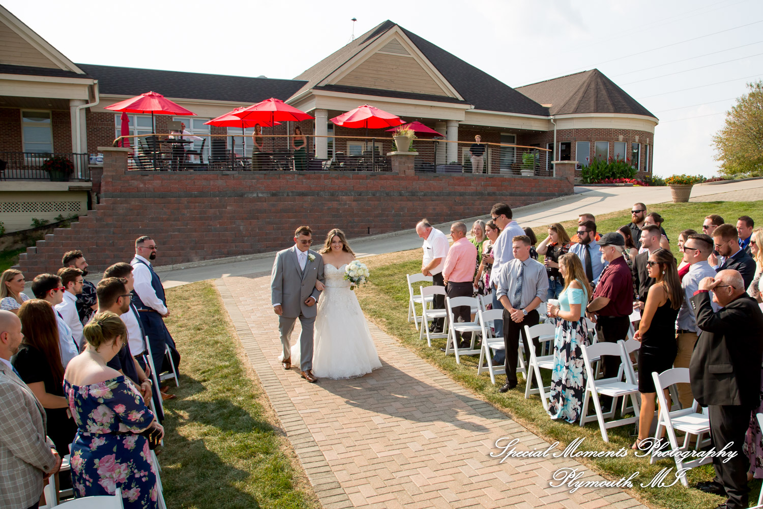 Raechelle & Dalton at Polo Fields Golf & County Club - Ann Arbor MI wedding photograph