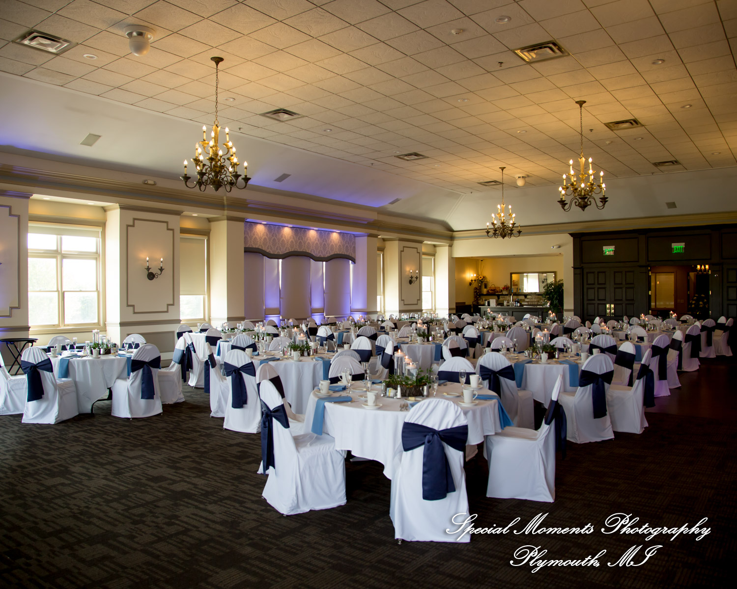 Raechelle & Dalton at Polo Fields Golf & County Club - Ann Arbor MI wedding photograph
