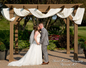 Raechelle & Dalton at Polo Fields Golf & County Club - Ann Arbor MI wedding photograph