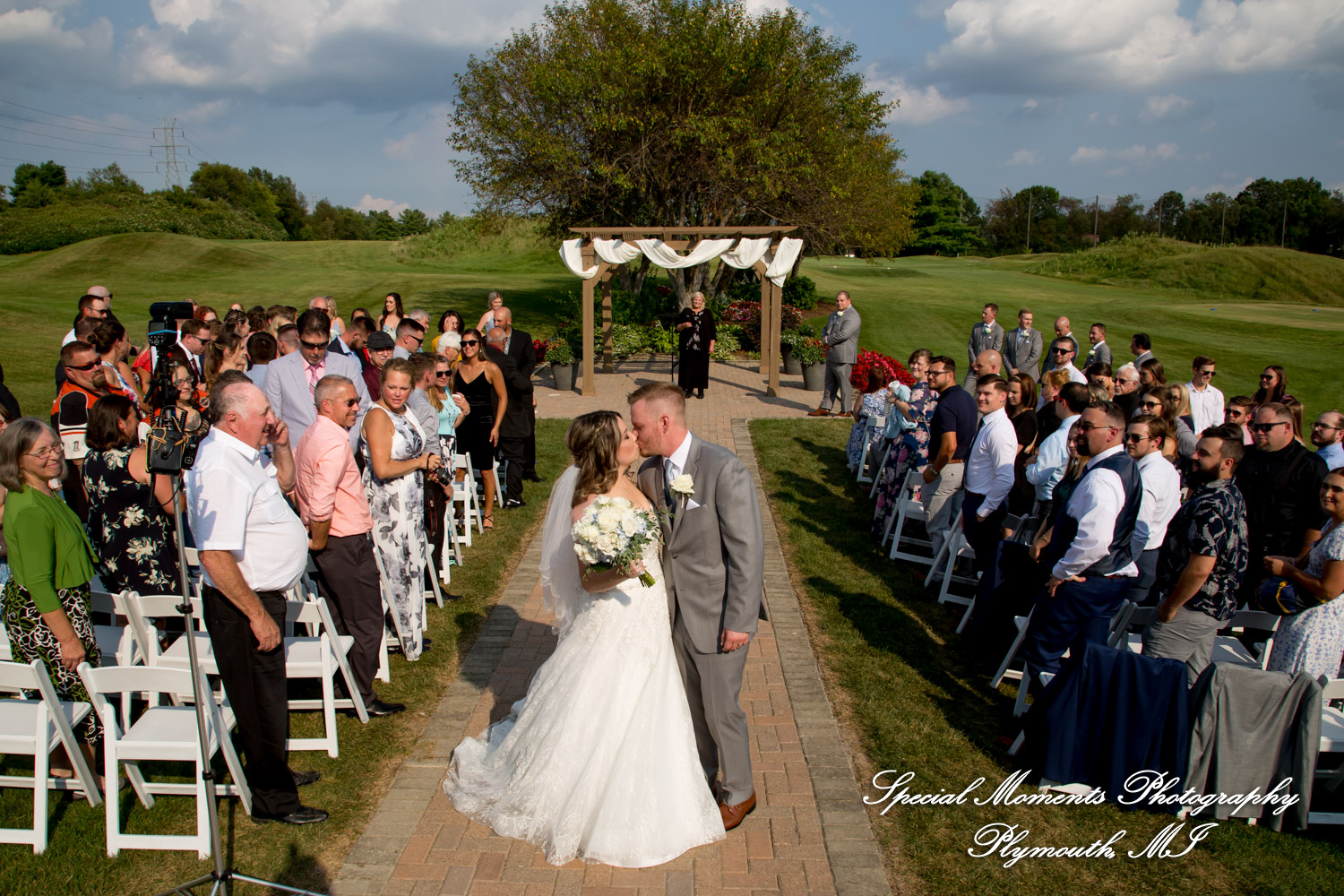 Raechelle & Dalton at Polo Fields Golf & County Club - Ann Arbor MI wedding photograph