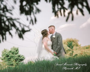Raechelle & Dalton at Polo Fields Golf & County Club - Ann Arbor MI wedding photograph