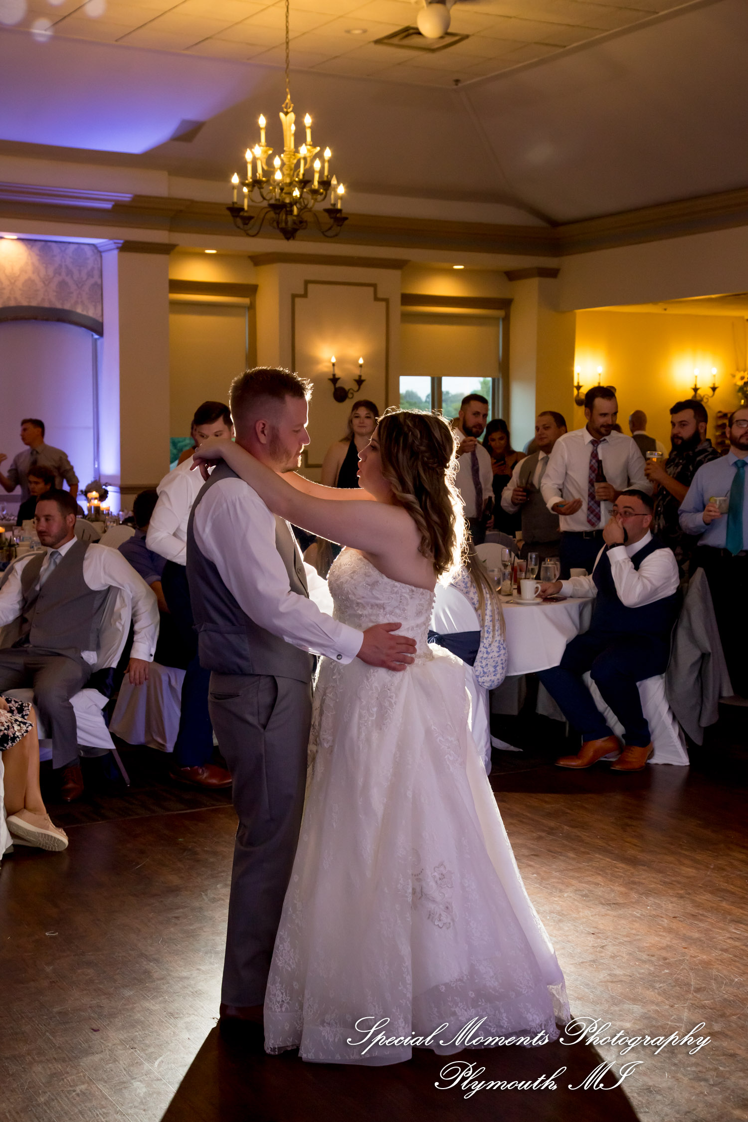 Raechelle & Dalton at Polo Fields Golf & County Club - Ann Arbor MI wedding photograph