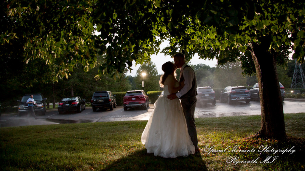 Raechelle & Dalton at Polo Fields Golf & County Club - Ann Arbor MI wedding photograph