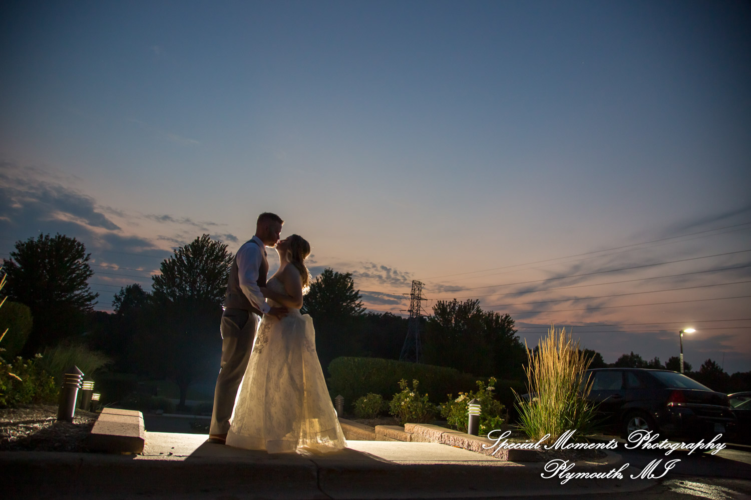 Raechelle & Dalton at Polo Fields Golf & County Club - Ann Arbor MI wedding photograph
