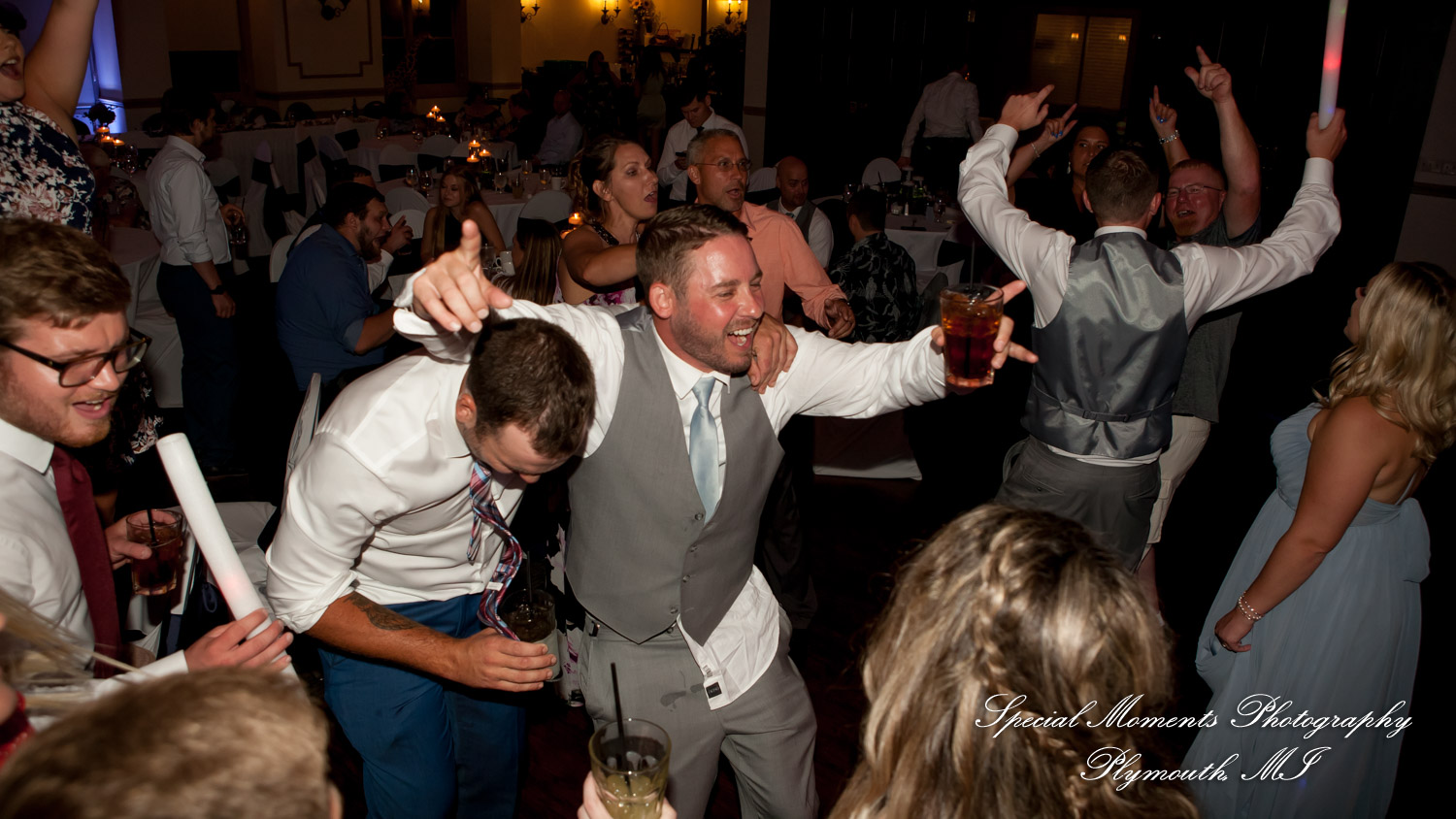 Raechelle & Dalton at Polo Fields Golf & County Club - Ann Arbor MI wedding photograph