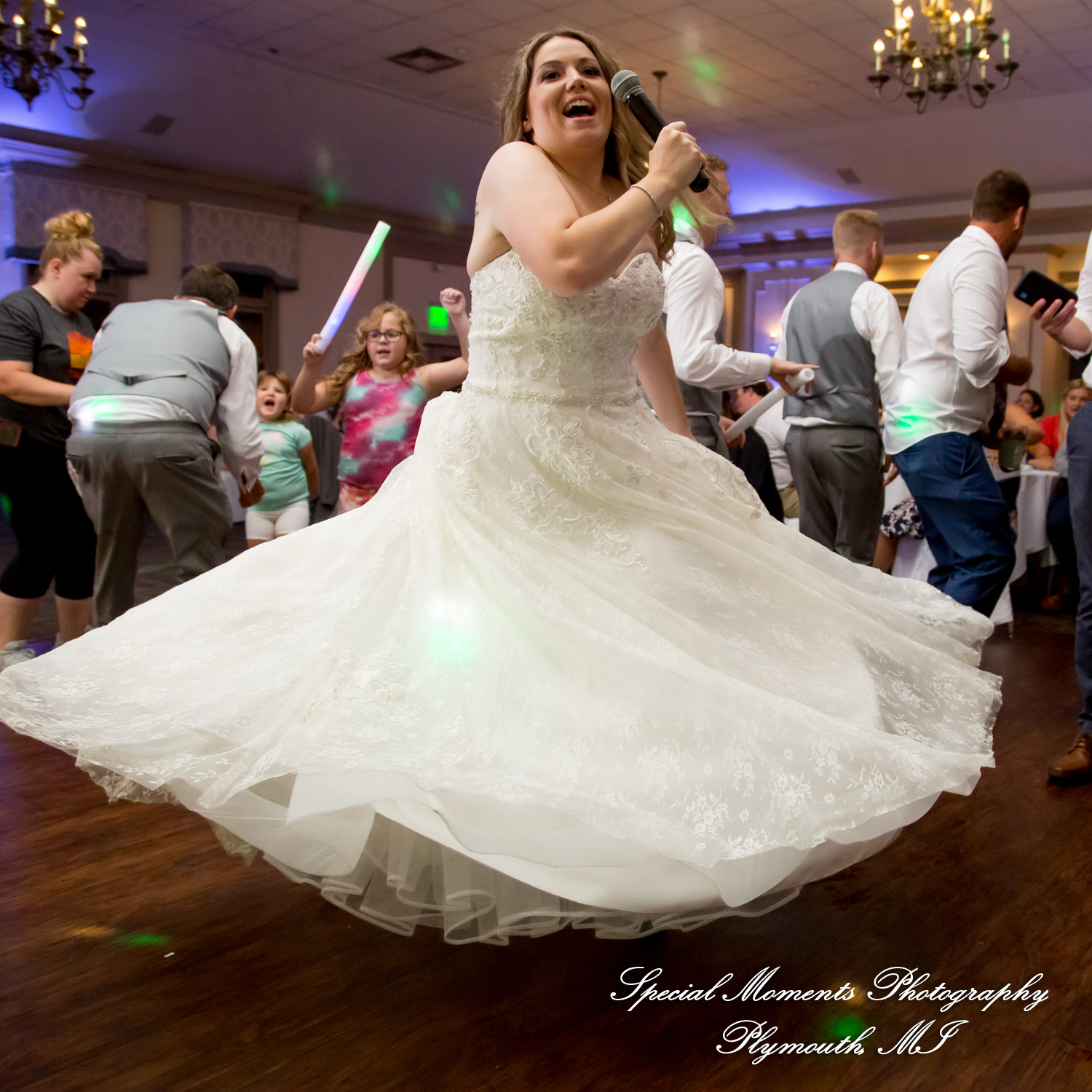 Raechelle & Dalton at Polo Fields Golf & County Club - Ann Arbor MI wedding photograph