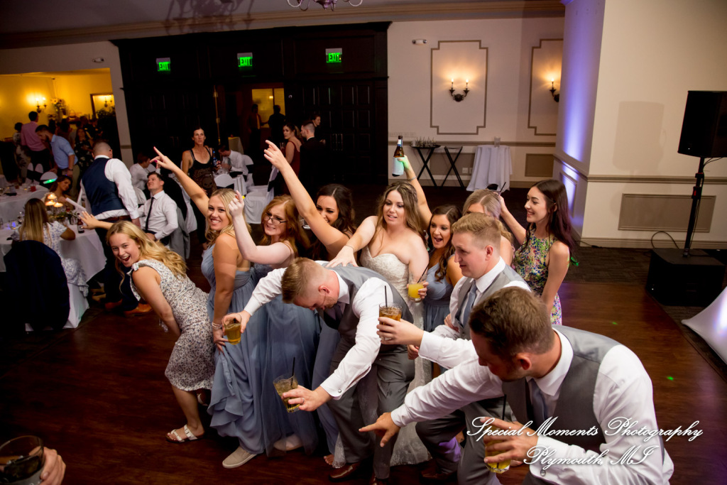 Raechelle & Dalton at Polo Fields Golf & County Club - Ann Arbor MI wedding photograph