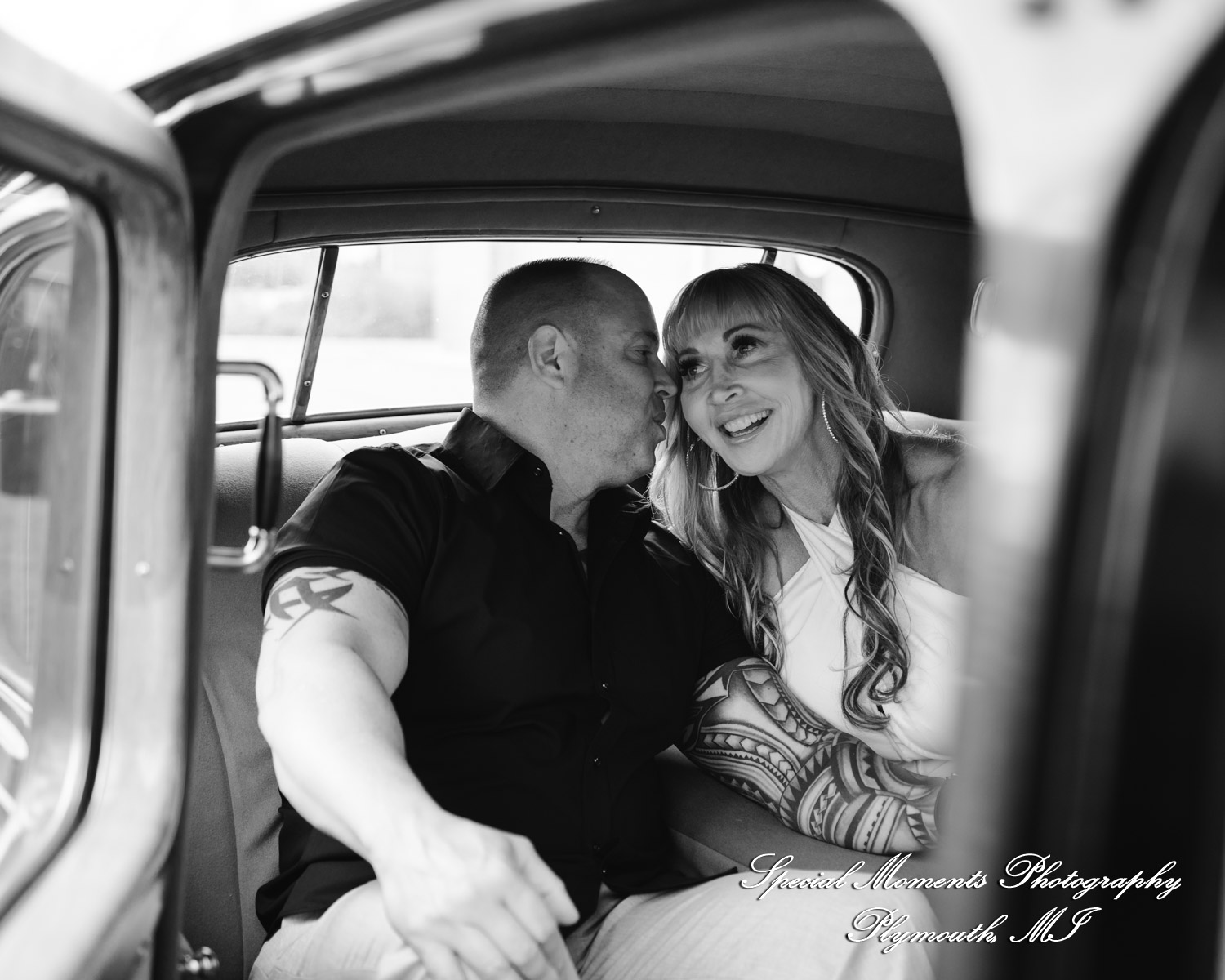 Laura & Mark at M1 Concourse Pontiac MI wedding photograph