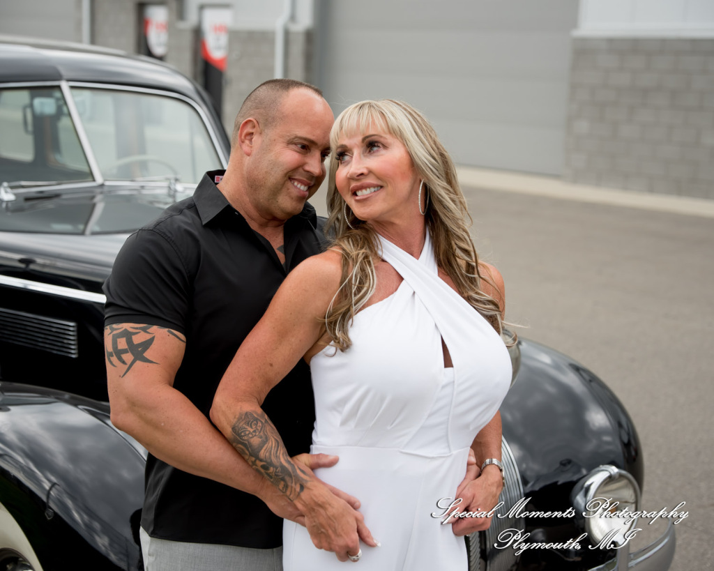 Laura & Mark at M1 Concourse Pontiac MI wedding photograph