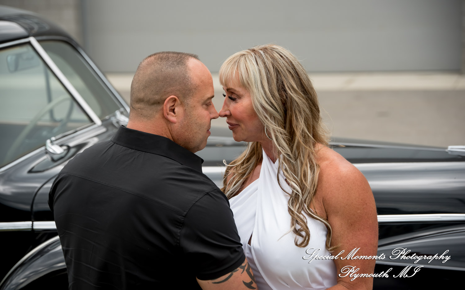 Laura & Mark at M1 Concourse Pontiac MI wedding photograph