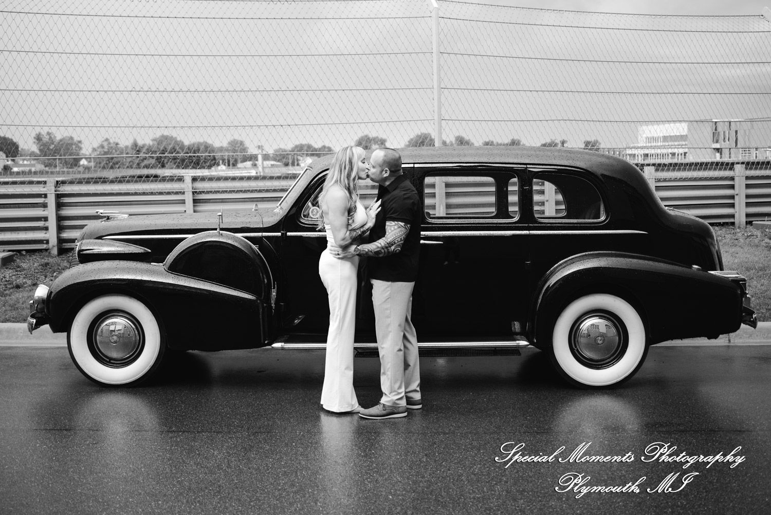 Laura & Mark at M1 Concourse Pontiac MI wedding photograph
