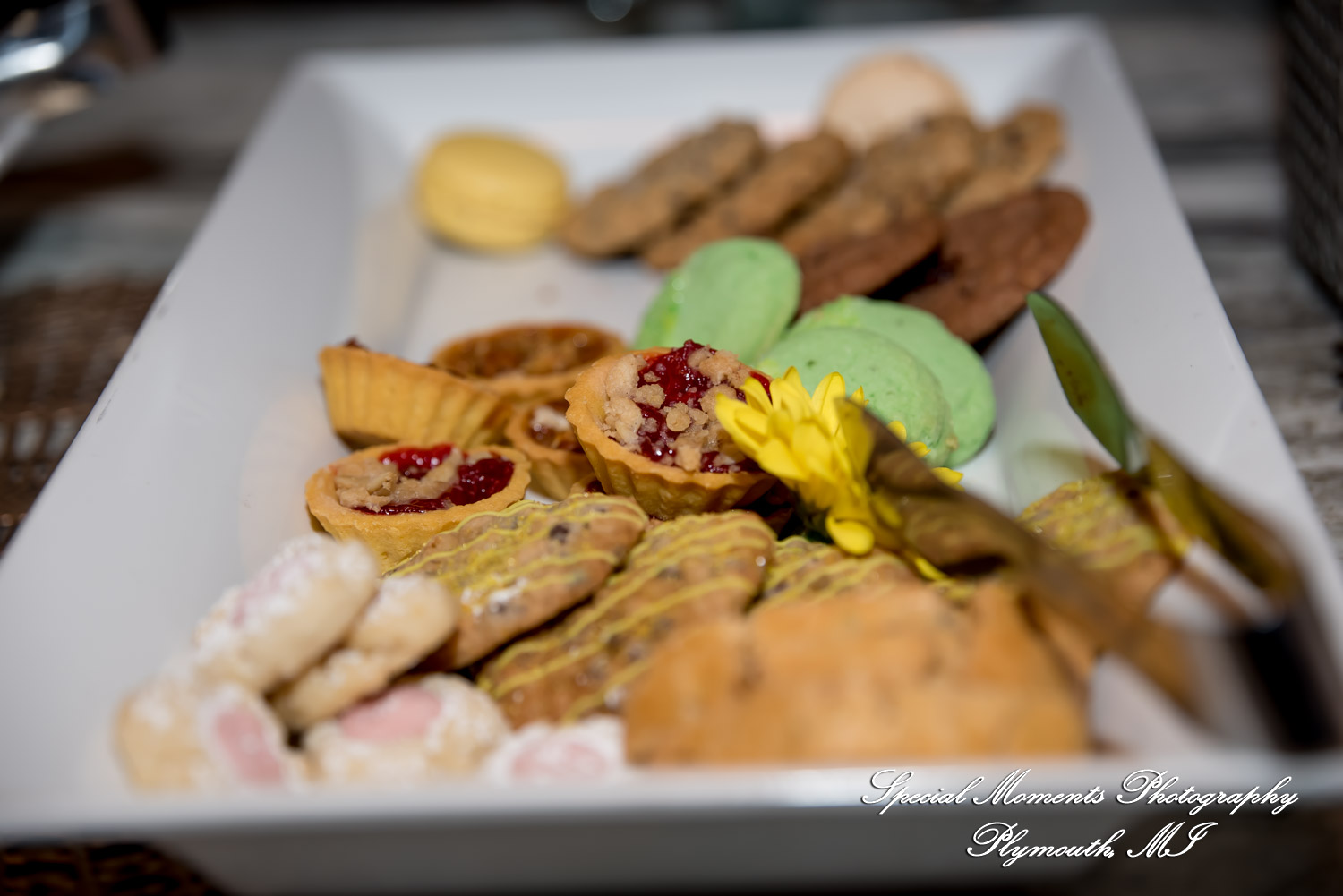 Laura & Mark at M1 Concourse Pontiac MI wedding photograph