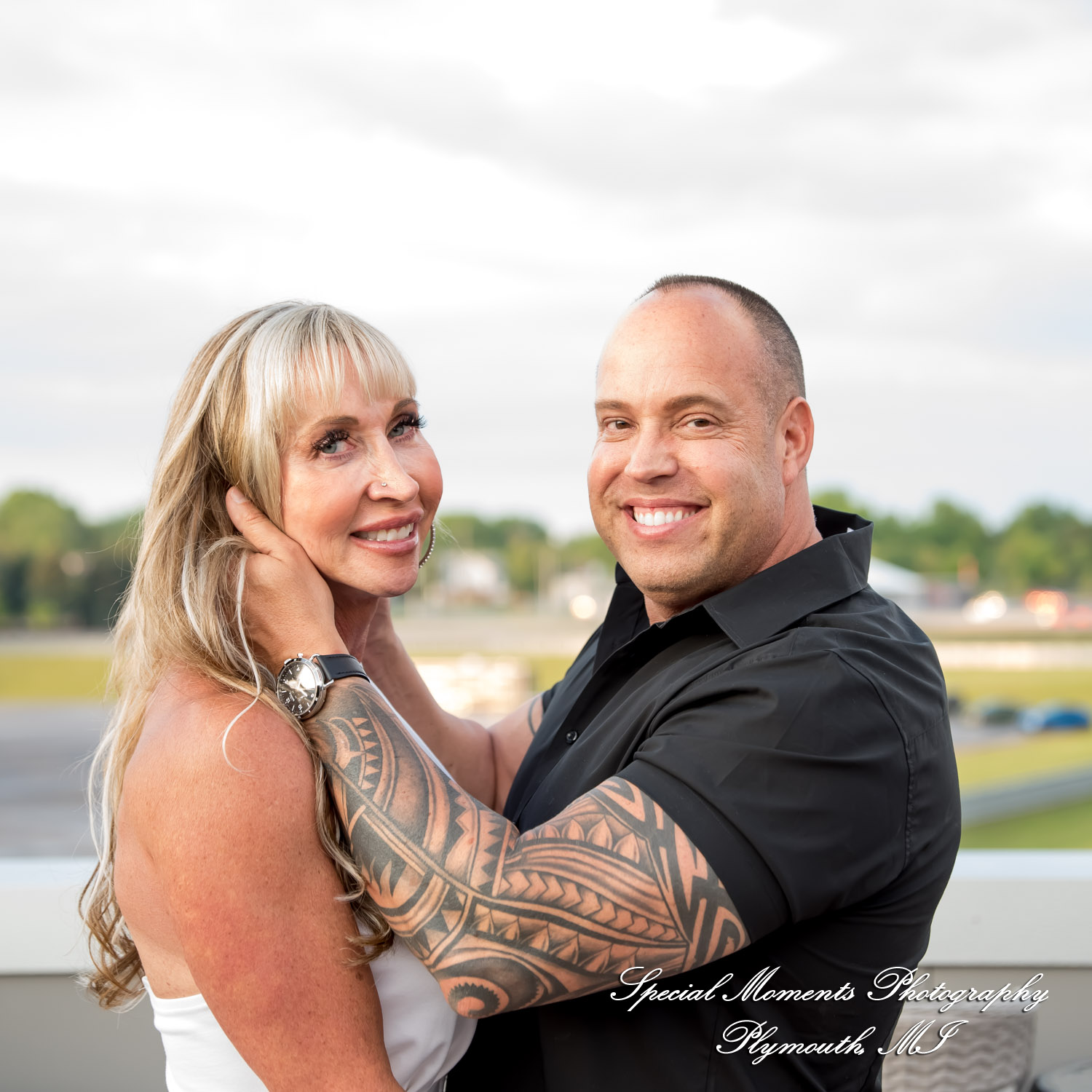 Laura & Mark at M1 Concourse Pontiac MI wedding photograph