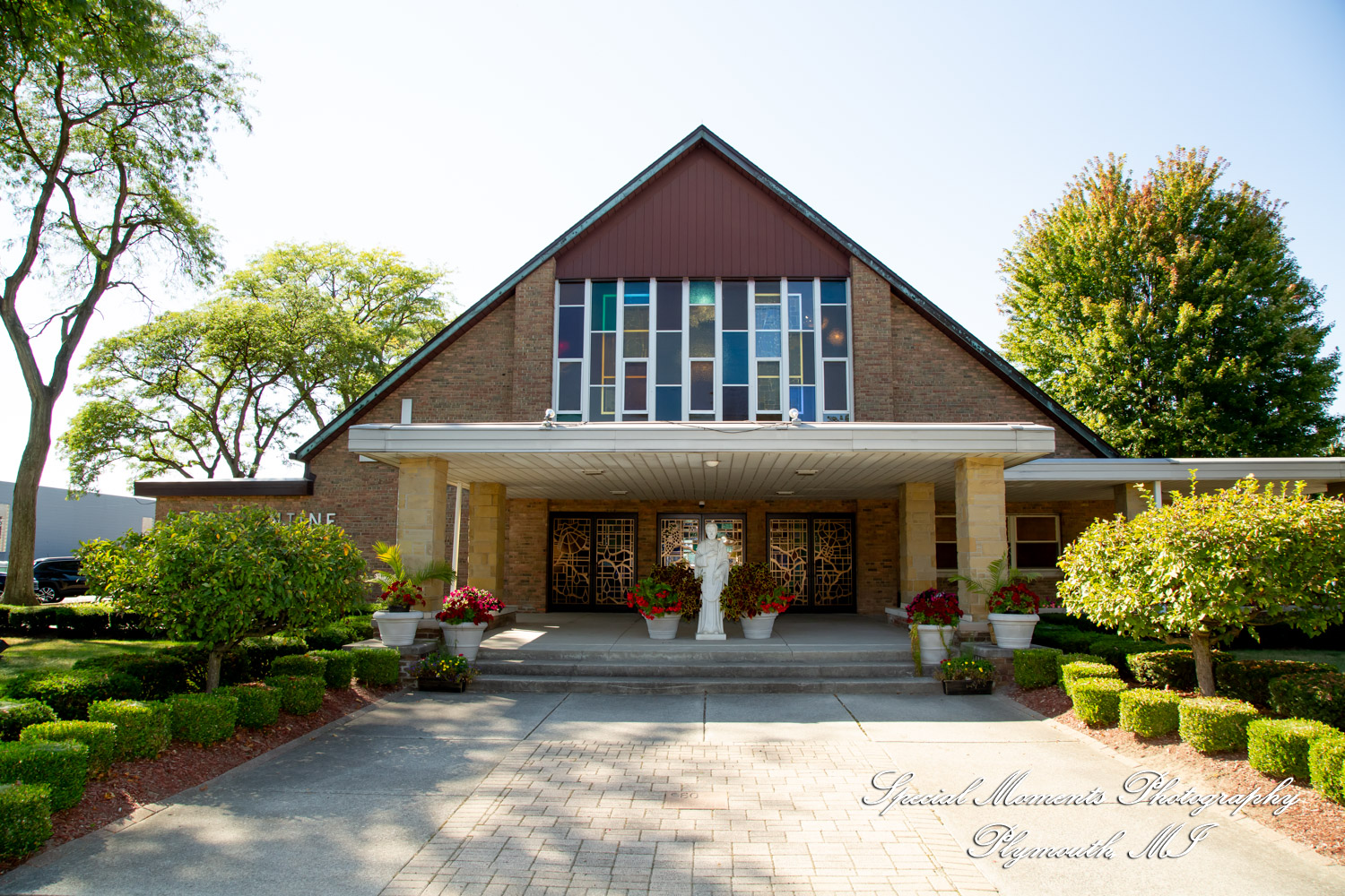 Annette & Mark at St. Valentine Redford MI wedding photograph