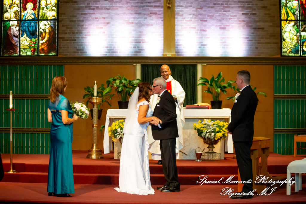 Annette & Mark at St. Valentine Redford MI wedding photograph