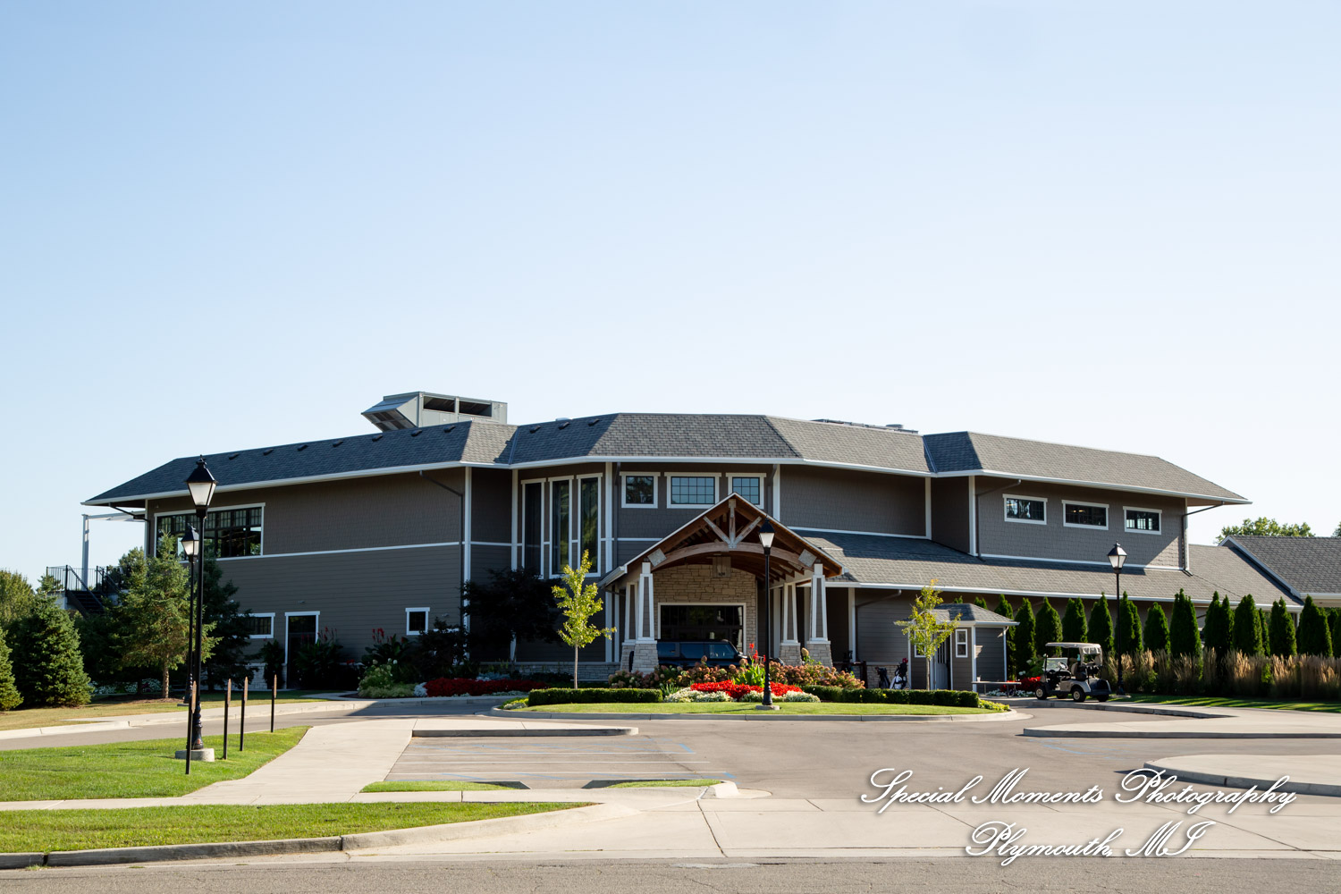 Annette & Mark at Western Golf & Country Club Redford MI wedding photograph