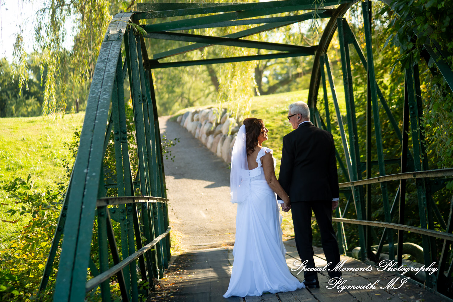 Annette & Mark at Western Golf & Country Club Redford MI wedding photograph